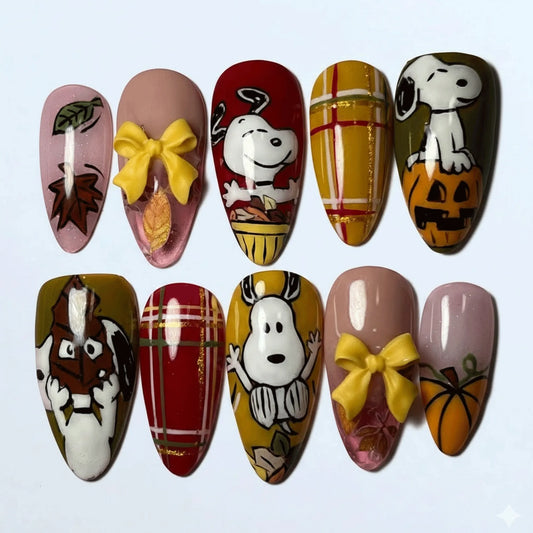 AUTUMN SNOOPY NAILS